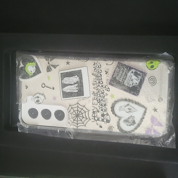 Velvet Caviar Beetlejuice Phone Case - Black and White - Picture 2 of 3